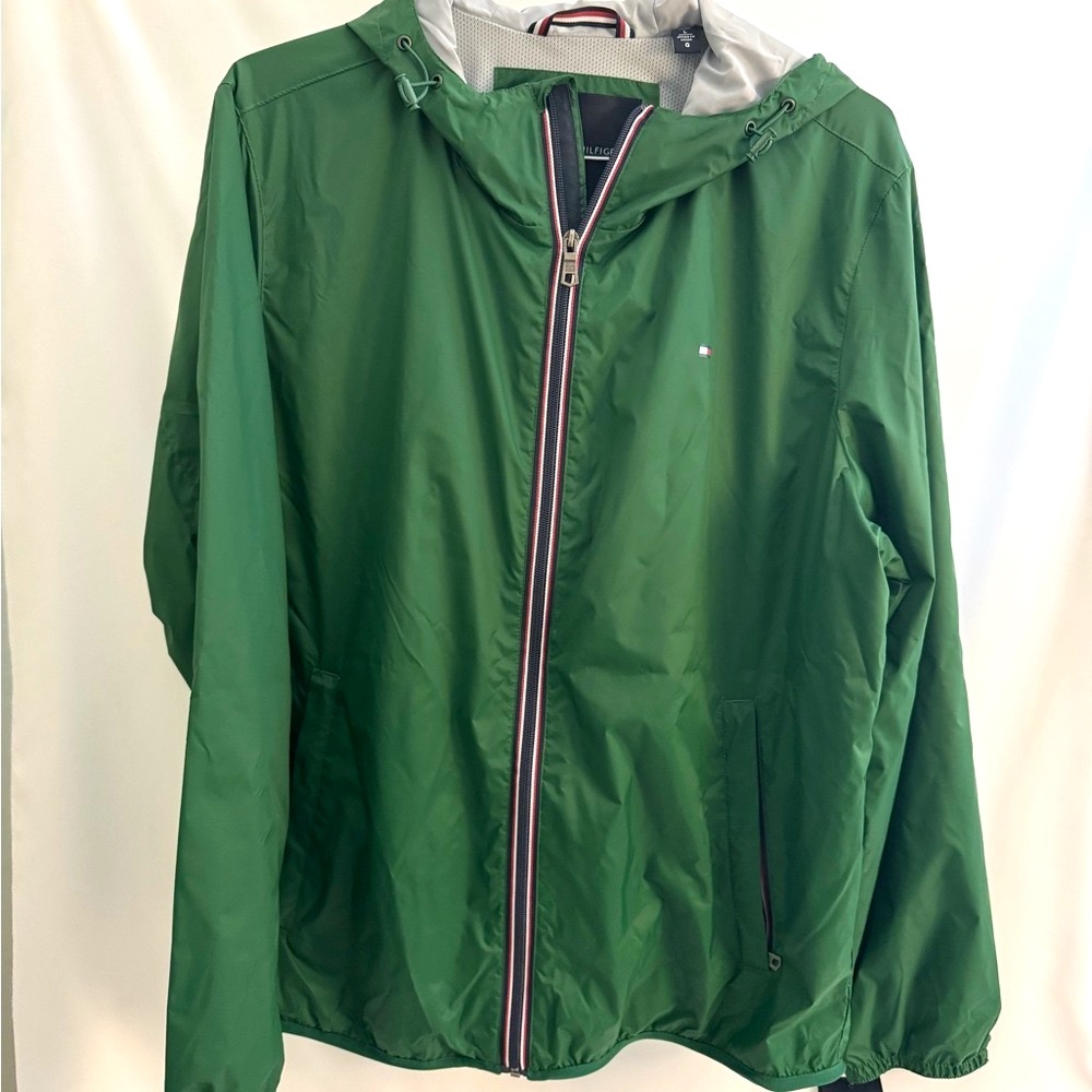 Mens NWT Tommy Hilfiger windbreaker in Large